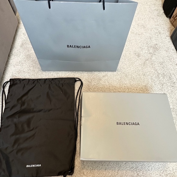 Balenciaga Track 2 Sneaker Size 8 Beautiful metallic Brown color w/ box & bags - Picture 10 of 10